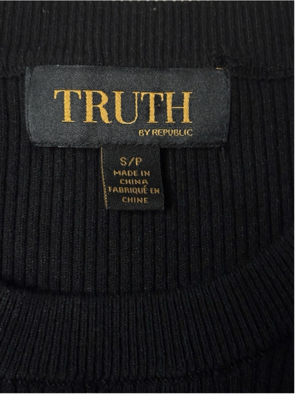 TRUTH by Republic Women’s Small Black Ribbed Knit Cropped Crewneck Stretch Tee - Picture 2 of 5